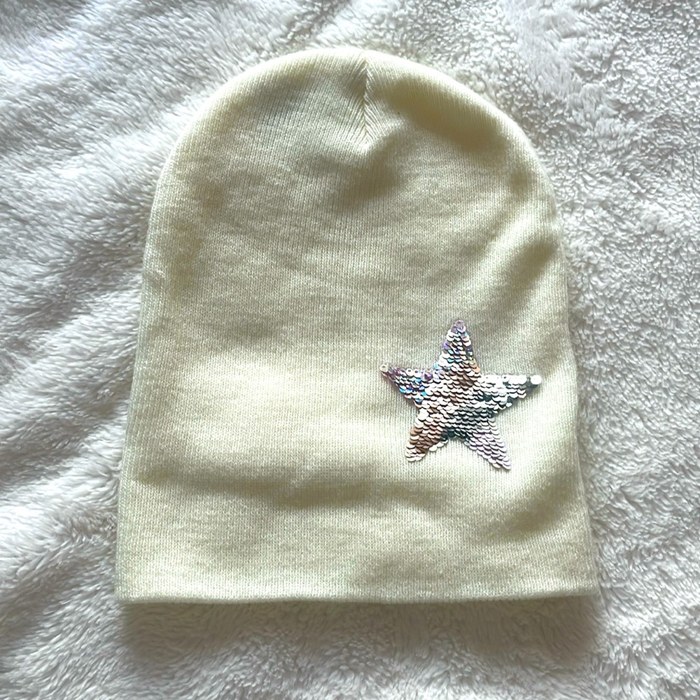 beige star beenie
